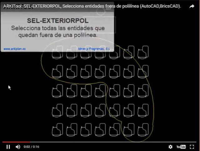 Selecciona todas las entidades que quedan fuera una polilínea marcada.